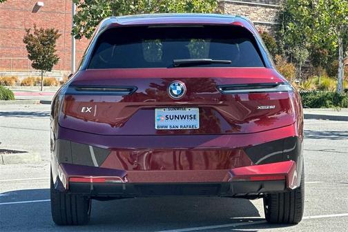 2025 BMW iX xDrive50