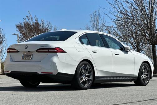 2025 BMW i5 eDrive40