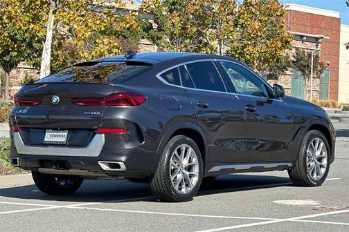 2023 BMW X6 xDrive40i