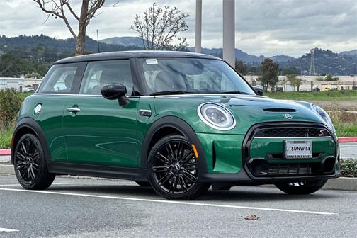 2023 MINI Hardtop Cooper