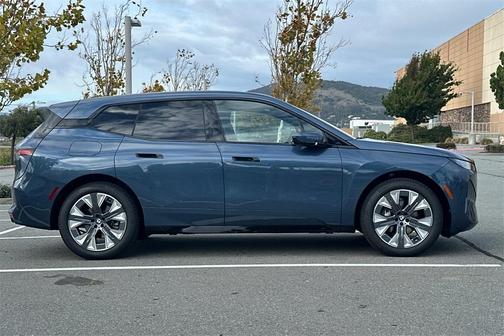 2026 BMW iX xDrive45