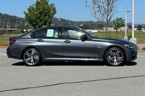 2022 BMW 330e 330e