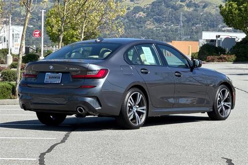 2022 BMW 330e 330e