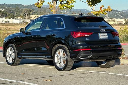 2022 Audi Q3 45 S line Premium