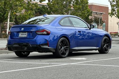 2024 BMW 230 i