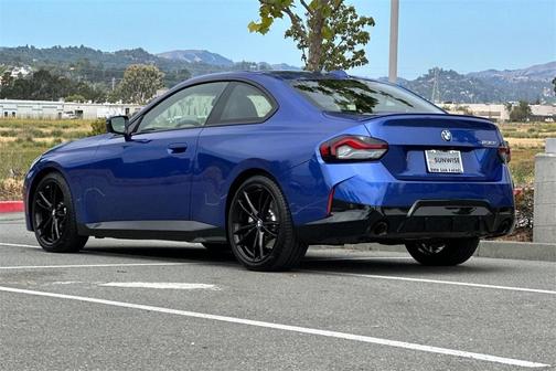 2024 BMW 230 i