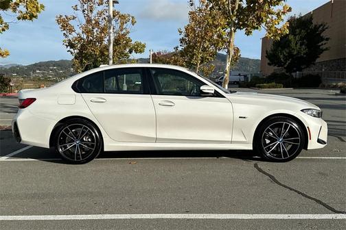 2023 BMW 330e 330e