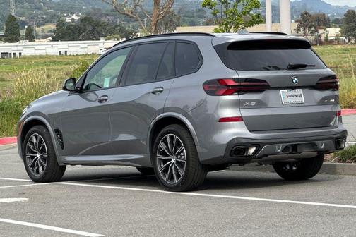 Gray Metallic 2026 BMW X5 xDrive40i
