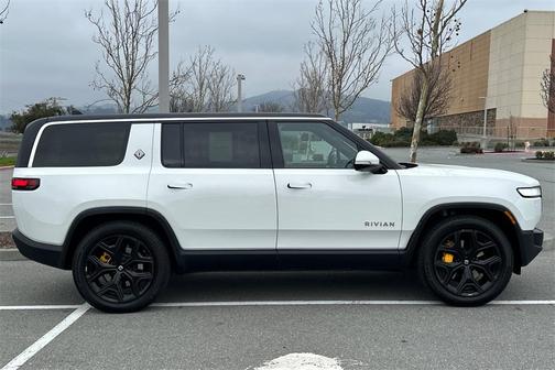 2023 Rivian R1S Adventure Quad Motor Large Pack