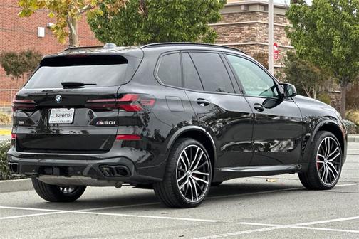 2025 BMW X5 M60i