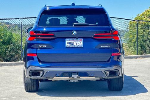 Tanzanite Blue II Metallic 2025 BMW X5 xDrive40i