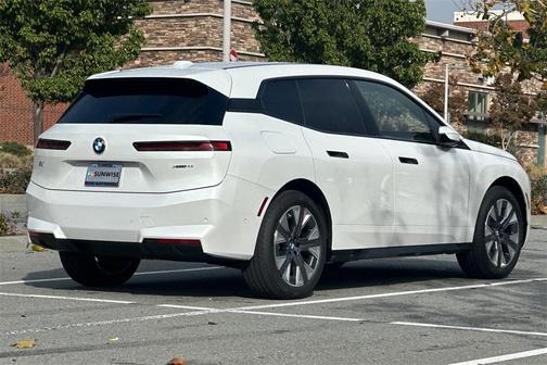 2026 BMW iX xDrive45