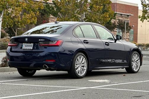 2023 BMW 330 i