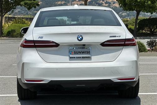 2024 BMW i5 eDrive40