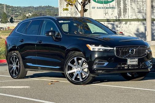 2021 Volvo XC60 Recharge Plug-In Hybrid T8 Inscription