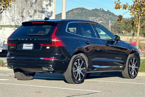2021 Volvo XC60 Recharge Plug-In Hybrid T8 Inscription