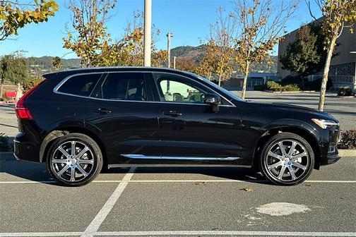 2021 Volvo XC60 Recharge Plug-In Hybrid T8 Inscription