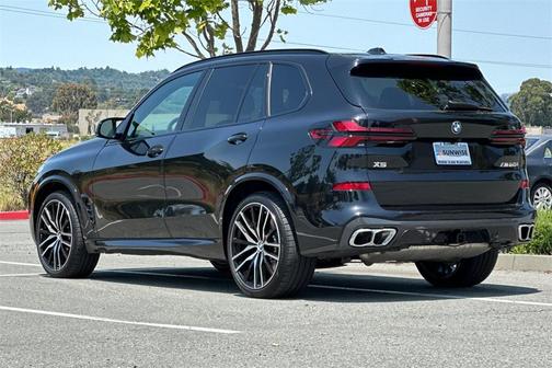2025 BMW X5 M60i