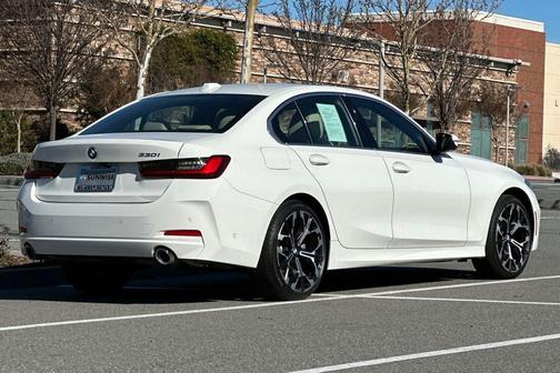 2025 BMW 330 i