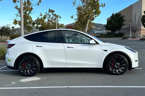 2023 Tesla Model Y Performance