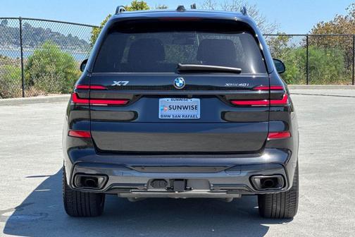 Black Sapphire Metallic 2026 BMW X7 xDrive40i