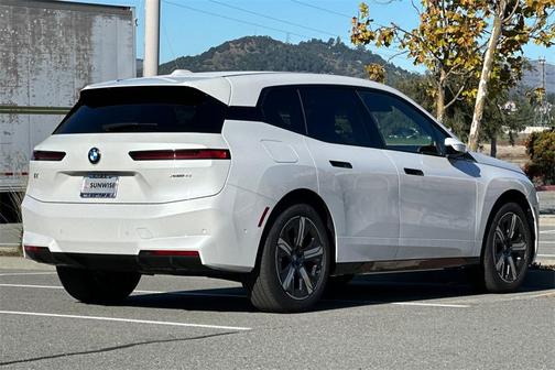 2026 BMW iX xDrive45