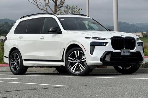2023 BMW X7 M60i