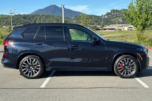 Carbon Black Metallic 2026 BMW X5 PHEV xDrive50e