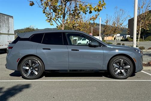 2026 BMW iX xDrive45