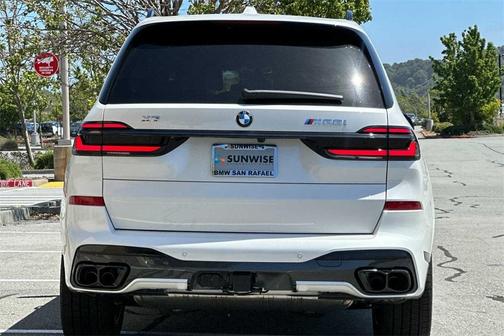 2025 BMW X7 M60i