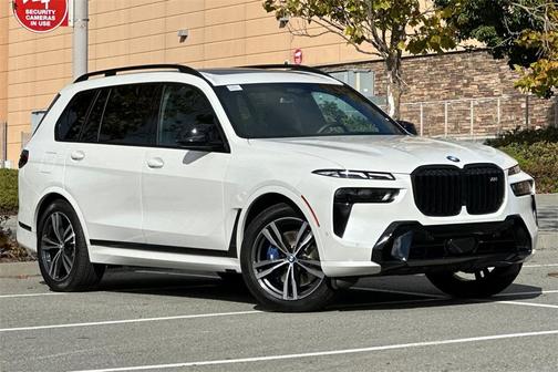 2025 BMW X7 M60i