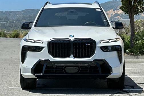 2025 BMW X7 M60i