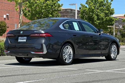 2024 BMW 530 i xDrive