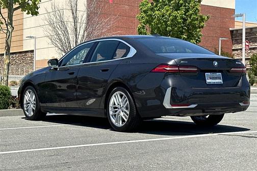 2024 BMW 530 i xDrive