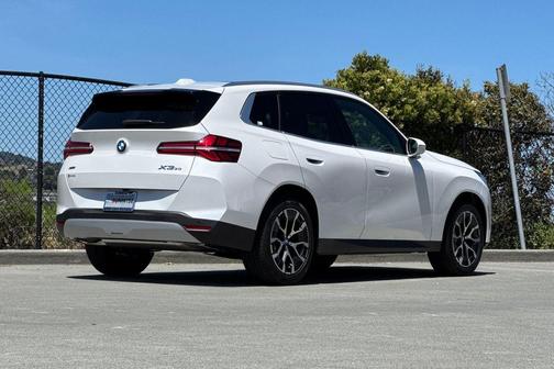 Mineral White Metallic 2026 BMW X3 30 xDrive