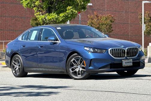 Phytonic Blue Metallic 2026 BMW i5 eDrive40