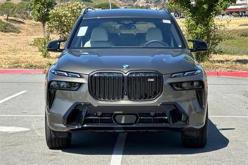 2026 BMW X7 M60i