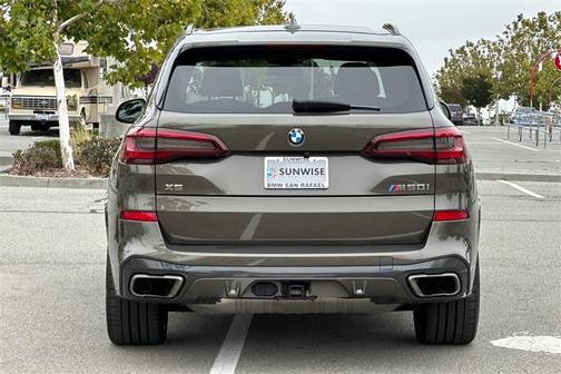 2022 BMW X5 M50i