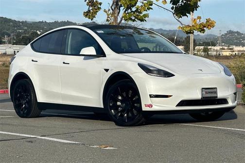 2023 Tesla Model Y Long Range