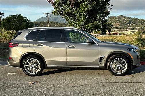 2026 BMW X5 PHEV xDrive50e