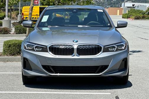 2025 BMW 330 i xDrive