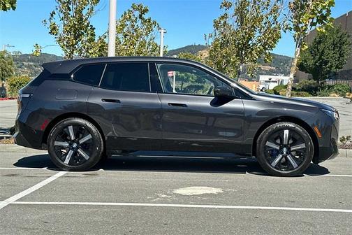 2025 BMW iX xDrive50