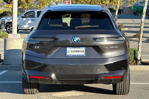 2025 BMW iX xDrive50