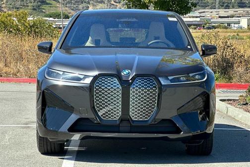 2025 BMW iX xDrive50