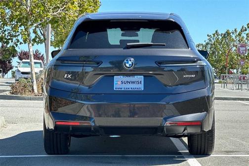 2025 BMW iX xDrive50