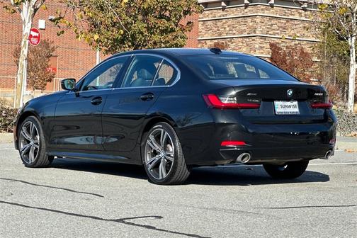 2024 BMW 330 i xDrive