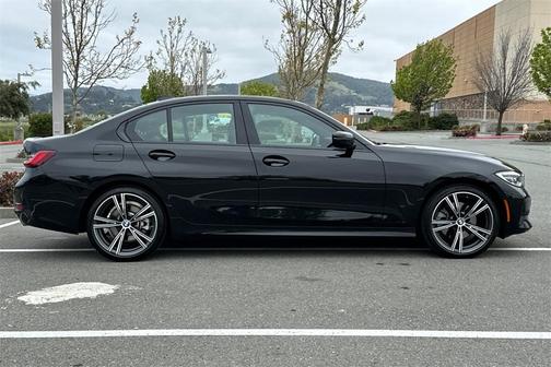 2022 BMW 330 i