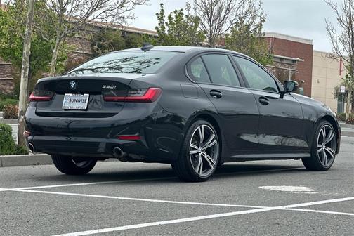 2022 BMW 330 i