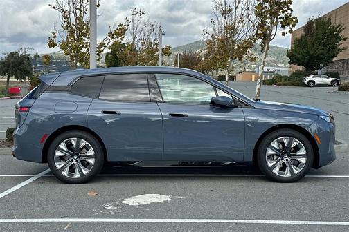 2026 BMW iX xDrive45