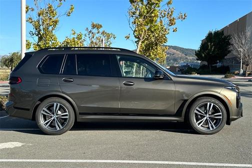 2026 BMW X7 M60i